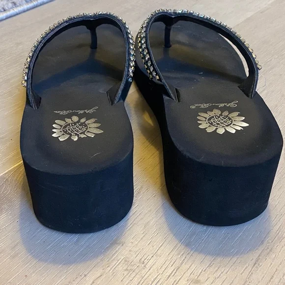 Yellow Box Africa Wedge Turquoise and Black Rhinestone Sandals - Size 6 - Picture 4 of 5